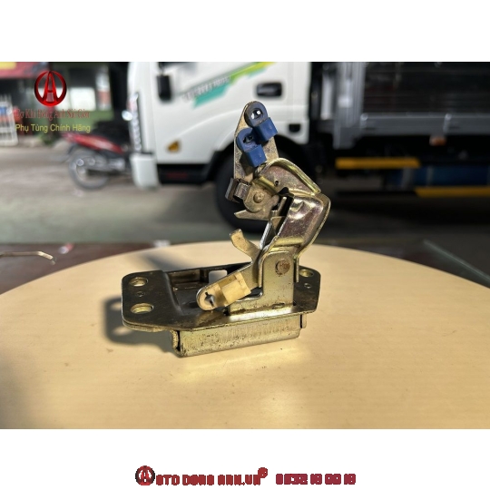 Cơ cấu khóa ngậm cửa cabin xe tải nhỏ DongBen SRM, Teraco, Suzuki, Kenbo, TMT chính hãng