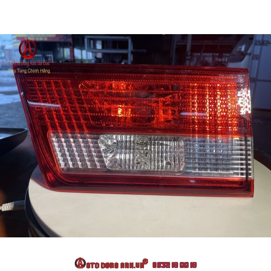 Đèn hậu gắn cốp xe tải van SRM X30 hàng chính hãng